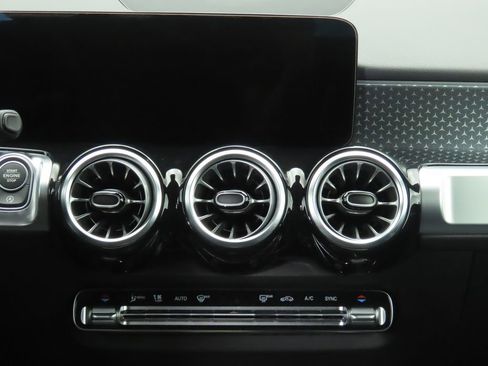 Certified 2025 Mercedes-Benz GLB 250 image 14