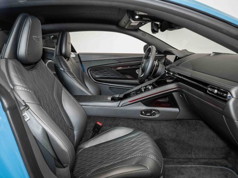Used 2024 Aston Martin DB12 Coupe image 15