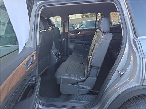 New 2026 Volkswagen Atlas SE image 24