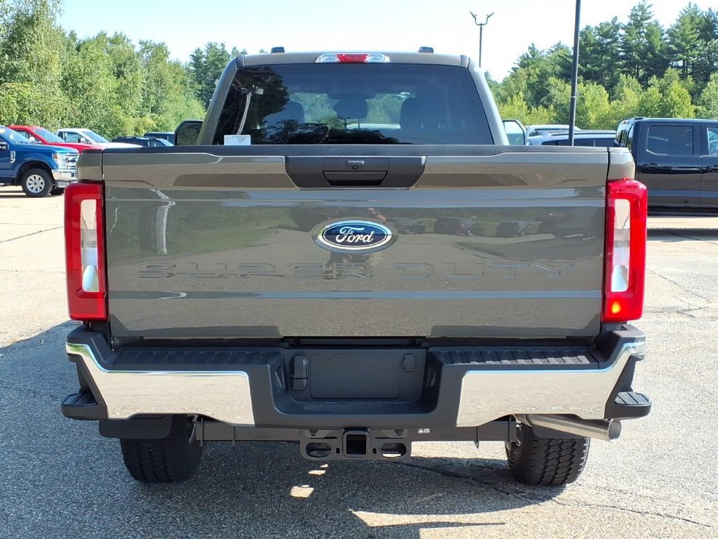 New 2026 Ford F350 XLT w/ FX4 Off-Road Package AWD/4WD image 6