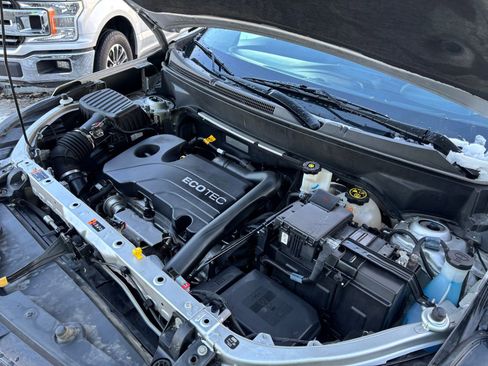 Used 2021 Chevrolet Equinox LT image 22