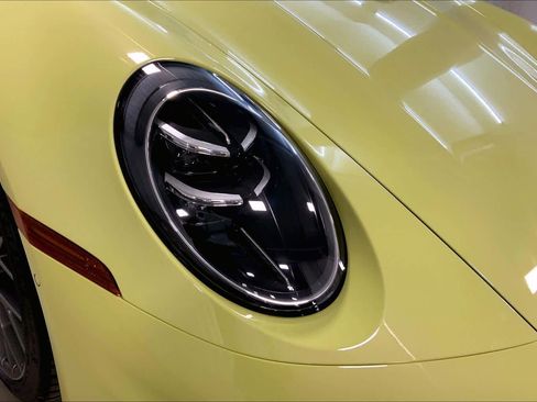 Used 2025 Porsche 911 Carrera image 27