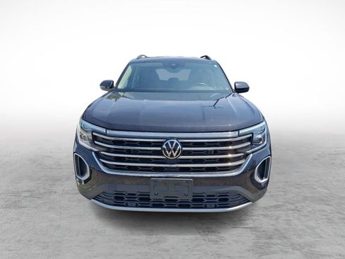 Used 2025 Volkswagen Atlas SE FWD image 2