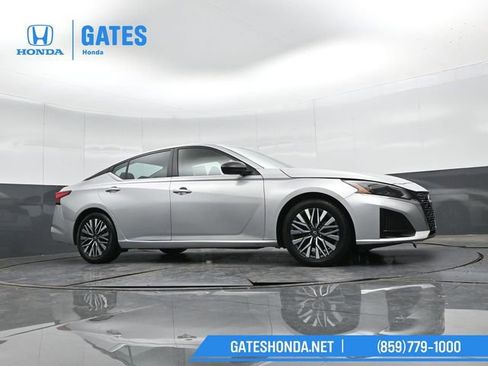 Used 2024 Nissan Altima 2.5 SV image 42
