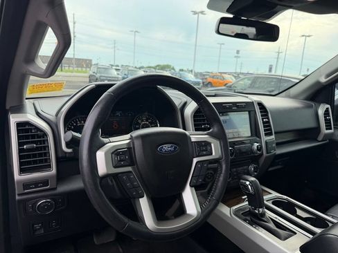 Used 2018 Ford F150 Lariat w/ Equipment Group 502A Luxury AWD/4WD image 12