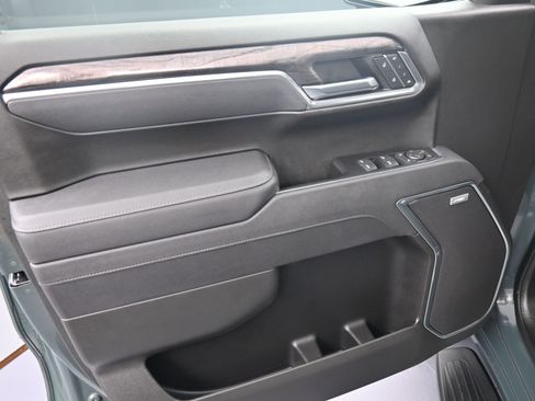 Used 2025 Chevrolet Silverado 1500 LTZ w/ LTZ Premium Package image 13