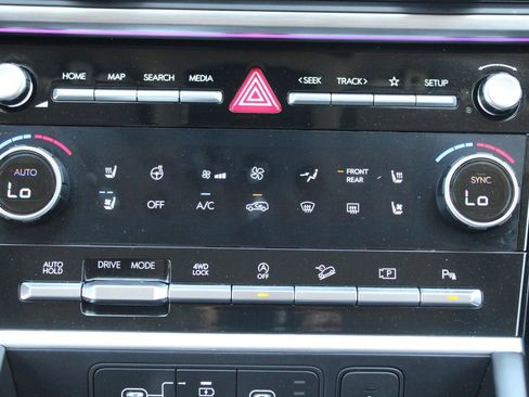 Used 2024 Hyundai Santa Fe Limited AWD/4WD image 22