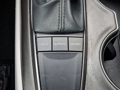 Used 2022 Toyota Camry SE FWD image 23