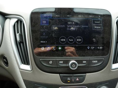 Used 2021 Chevrolet Malibu LS FWD image 5