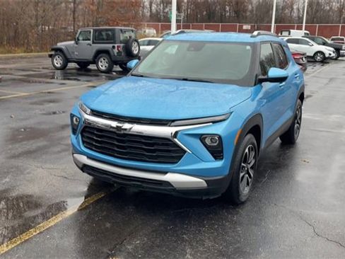 Certified 2025 Chevrolet TrailBlazer LT w/ Convenience Package image 3