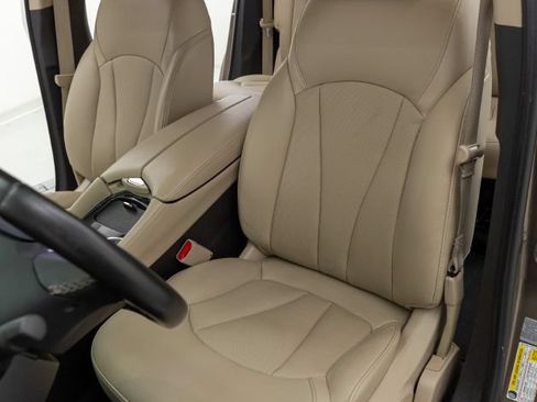 Used 2018 Buick Envision Premium AWD/4WD image 32
