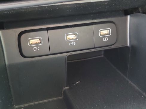 Used 2023 Kia Sorento LX FWD image 10