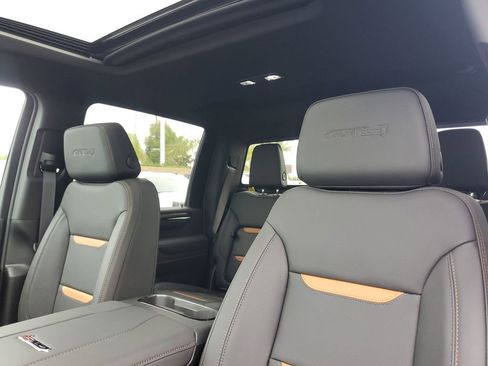 New 2026 GMC Sierra 2500 AT4 w/ AT4 Premium Plus Package AWD/4WD image 8