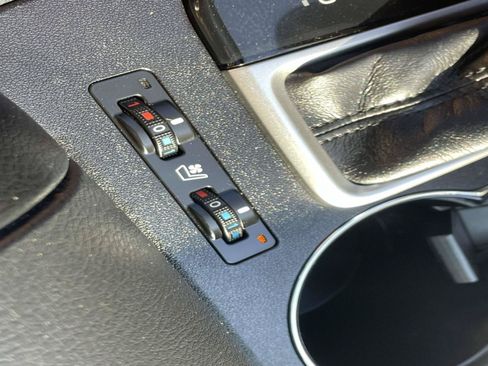Used 2017 Toyota Highlander Limited FWD image 39