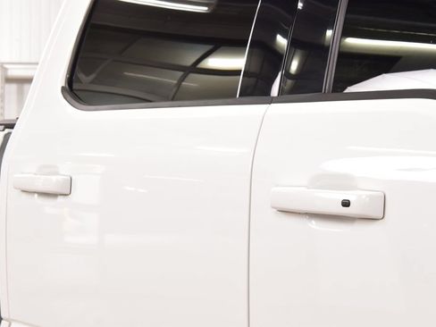 Used 2023 Ford F250 Lariat w/ Lariat Ultimate Package AWD/4WD image 17