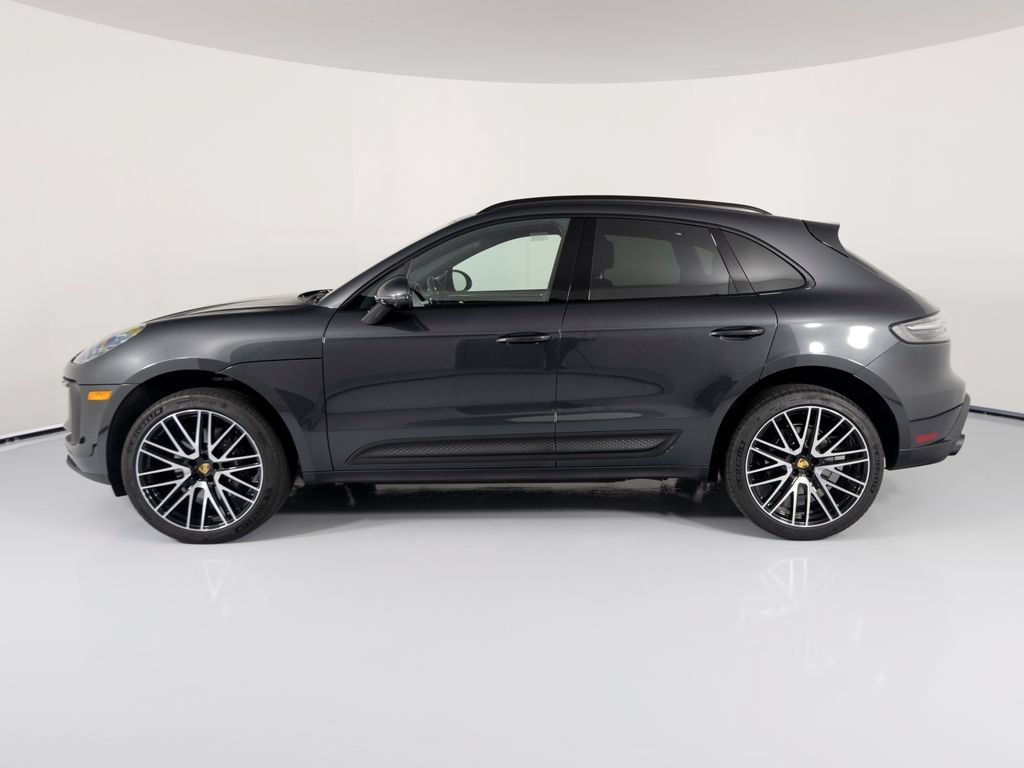 Certified 2026 Porsche Macan AWD/4WD image 8