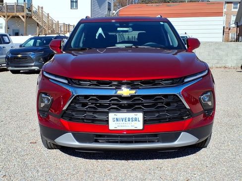 Used 2025 Chevrolet Blazer LT w/ Convenience Package image 2