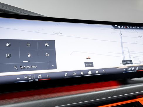 Used 2023 BMW 760i xDrive image 64