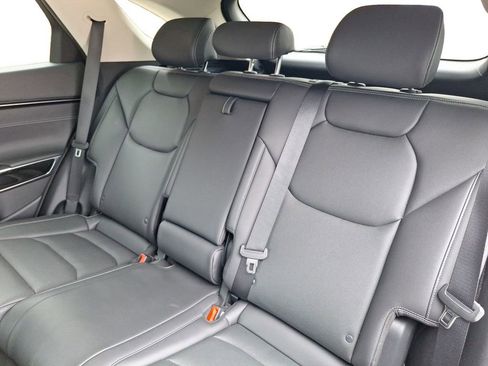 Used 2022 Genesis GV70 2.5T image 11