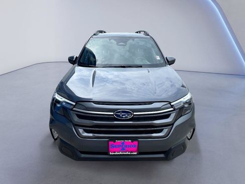 Used 2025 Subaru Forester Premium AWD/4WD image 5