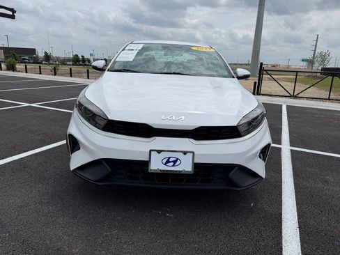 Used 2023 Kia Forte LXS w/ LXS Technology Package FWD image 2
