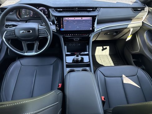 New 2026 Jeep Grand Cherokee L Limited RWD image 17
