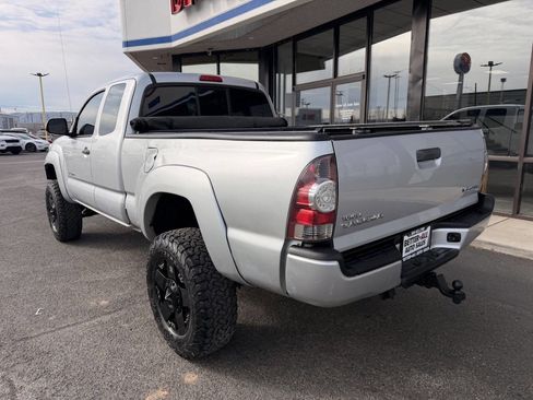 Used 2013 Toyota Tacoma 4x4 Access Cab V6 w/ SR5 Pkg image 3