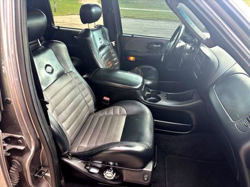 Used 2002 Ford F150 Harley-Davidson image 12