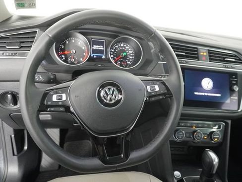 Used 2020 Volkswagen Tiguan SE w/ Panoramic Sunroof Package FWD image 23