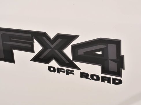 Used 2016 Ford F150 Platinum w/ Equipment Group 701A Luxury AWD/4WD image 17
