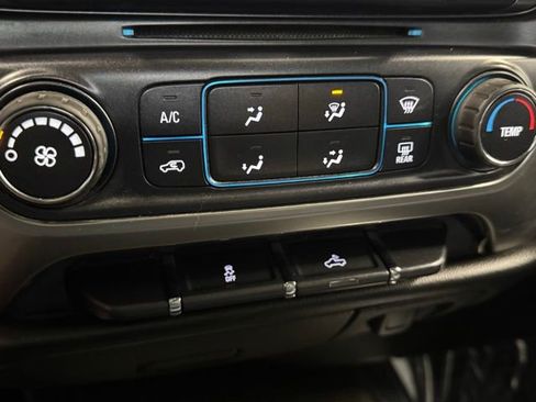 Used 2016 Chevrolet Silverado 1500 LT image 24