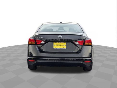 Used 2025 Nissan Altima 2.5 SV FWD image 5