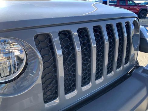 Used 2023 Jeep Gladiator Sport image 30