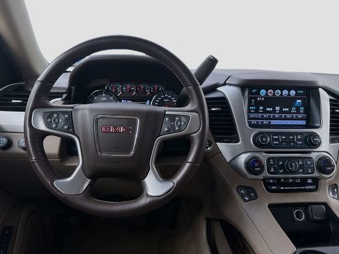 Used 2018 GMC Yukon XL SLT w/ Open Road Package AWD/4WD image 29