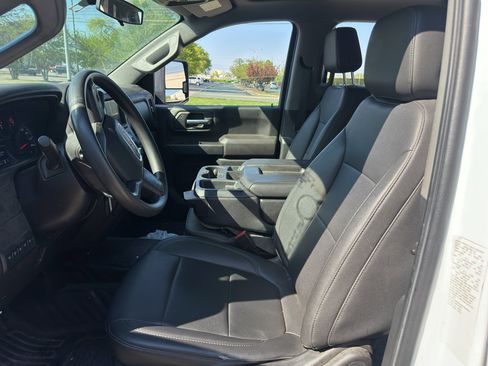 Used 2022 GMC Sierra 2500 Pro w/ Convenience Package image 14