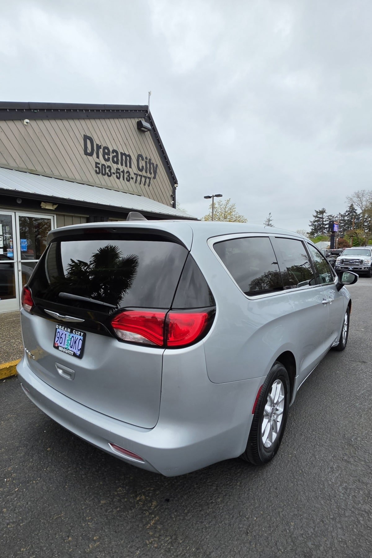 Used 2022 Chrysler Voyager LX FWD image 7