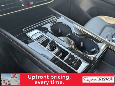 Used 2024 Volkswagen Atlas Peak Edition SE AWD/4WD image 22