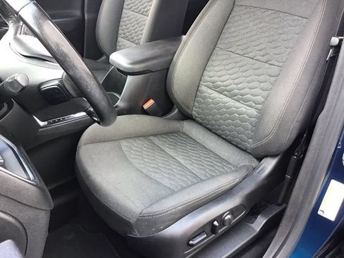 Used 2020 Chevrolet Equinox LT w/ Driver Convenience Package AWD/4WD image 8