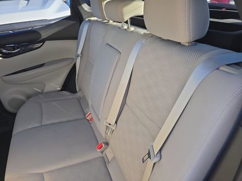 Used 2018 Nissan Rogue Sport SV w/ SV Technology Package image 12