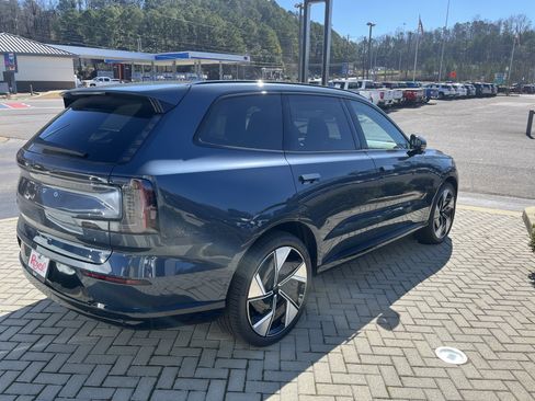 New 2025 Volvo EX90 Ultra w/ Protection Package Premier image 5