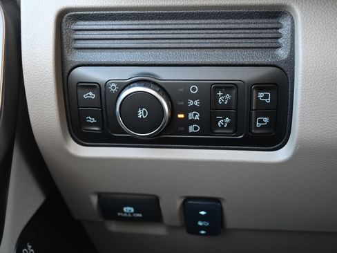 Used 2026 Ford F450 Platinum w/ Platinum Plus Package image 30