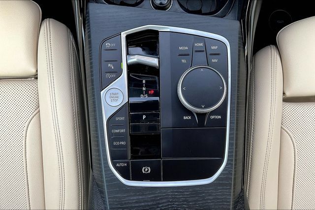 Used 2025 BMW 230i Coupe w/ M Sport Package RWD image 17