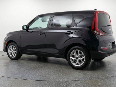 Used 2025 Kia Soul LX w/ LX Technology Package FWD image 6