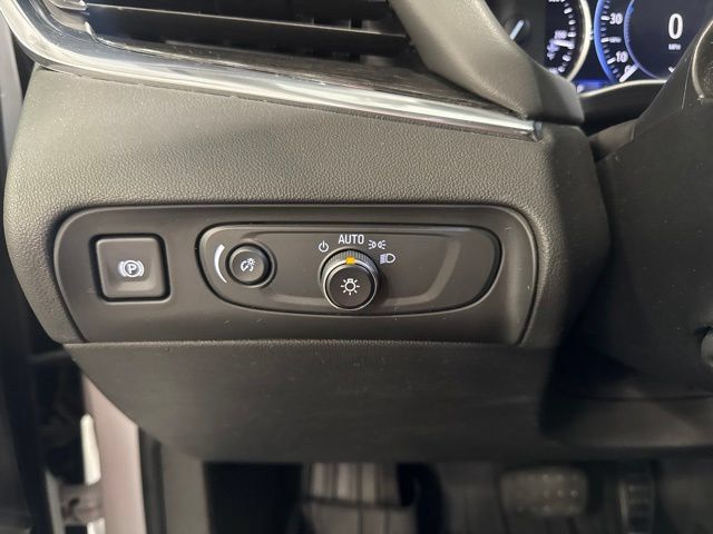 Used 2020 Buick Enclave Avenir w/ Avenir Technology Package AWD/4WD image 22