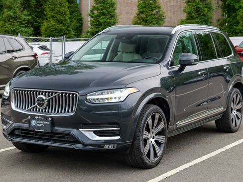 Used 2021 Volvo XC90 T6 Inscription w/ Climate Package AWD/4WD image 3