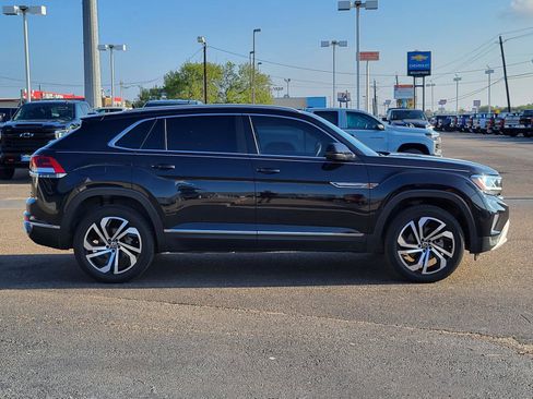 Used 2022 Volkswagen Atlas Cross Sport SEL image 6