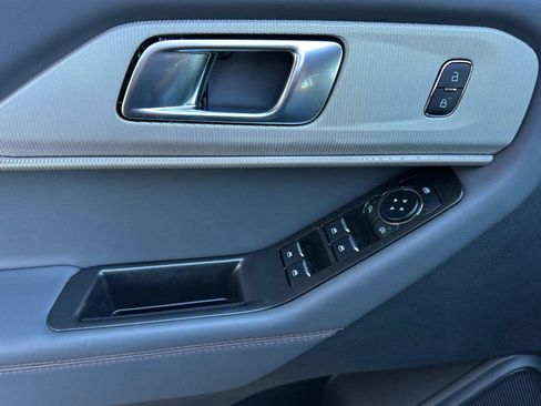 New 2026 Ford Explorer Active w/ Active Comfort Package image 8
