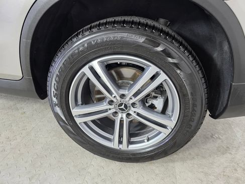 Certified 2022 Mercedes-Benz GLC 300 image 17