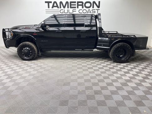 Used 2020 RAM 3500 Limited w/ Black Appearance Package image 2