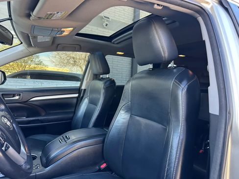 Used 2015 Toyota Highlander XLE FWD image 15